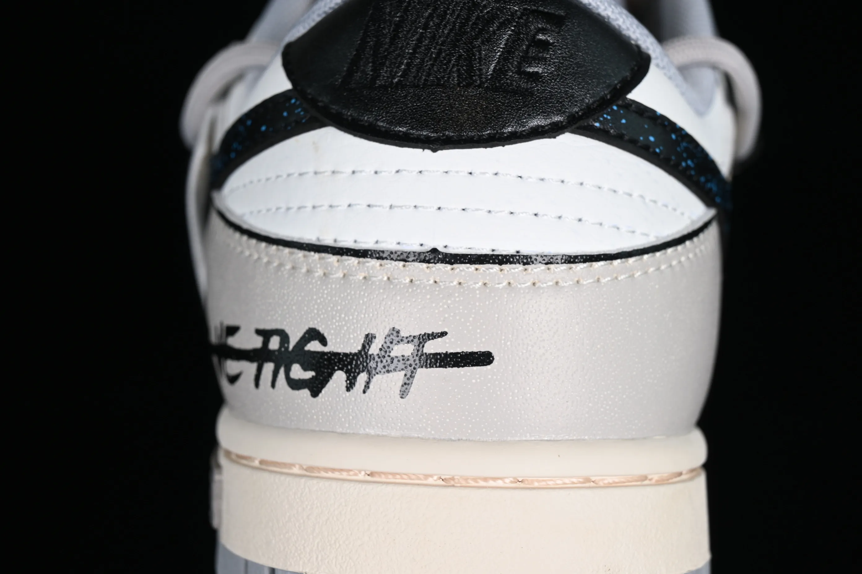 All Categories Nk SB Dunk Series Nk SB Dunk Low Low-top sneakers Nk Dunk Low Retro Panda Prank Space Exploration Star Trek Customized version of deconstructed straps retro distressed Panda low-top sneakers DJ6188-003